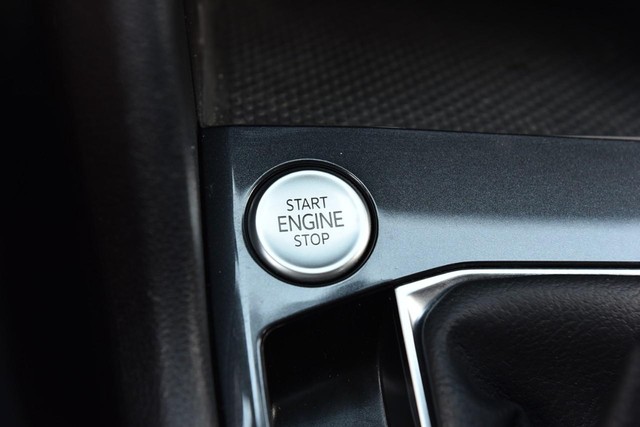Volkswagen Tiguan Vehicle Image 15