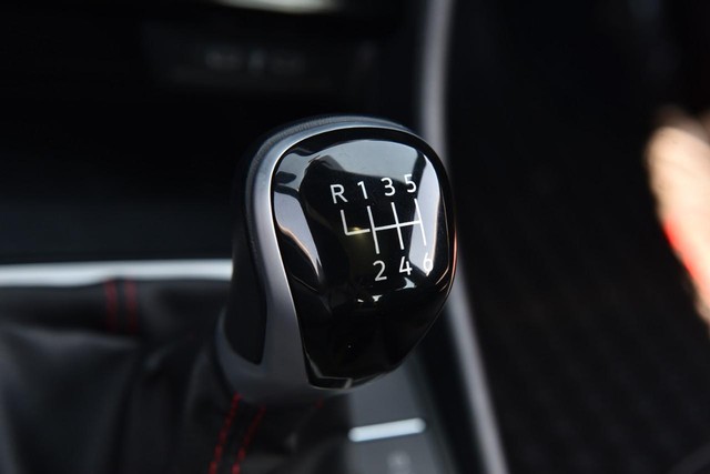Volkswagen Jetta GLI Vehicle Image 18