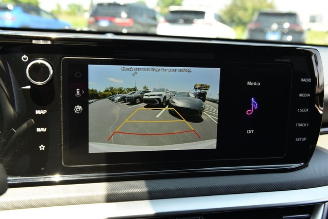 Kia K5 Vehicle Image 12