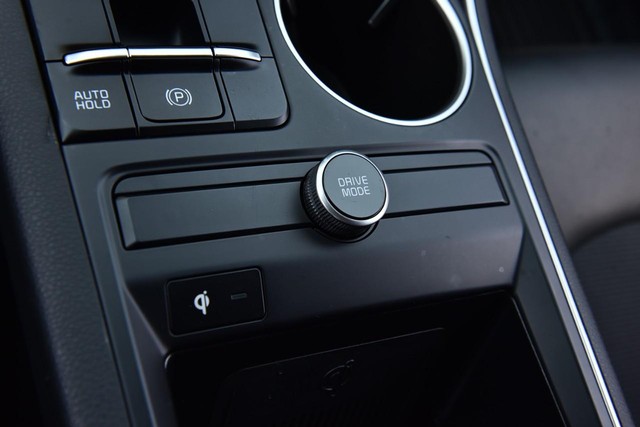 Kia K5 Vehicle Image 16