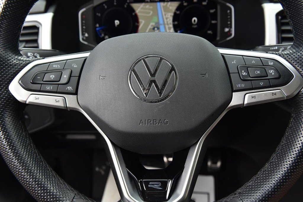 Volkswagen Atlas Vehicle Full-screen Gallery Image 18