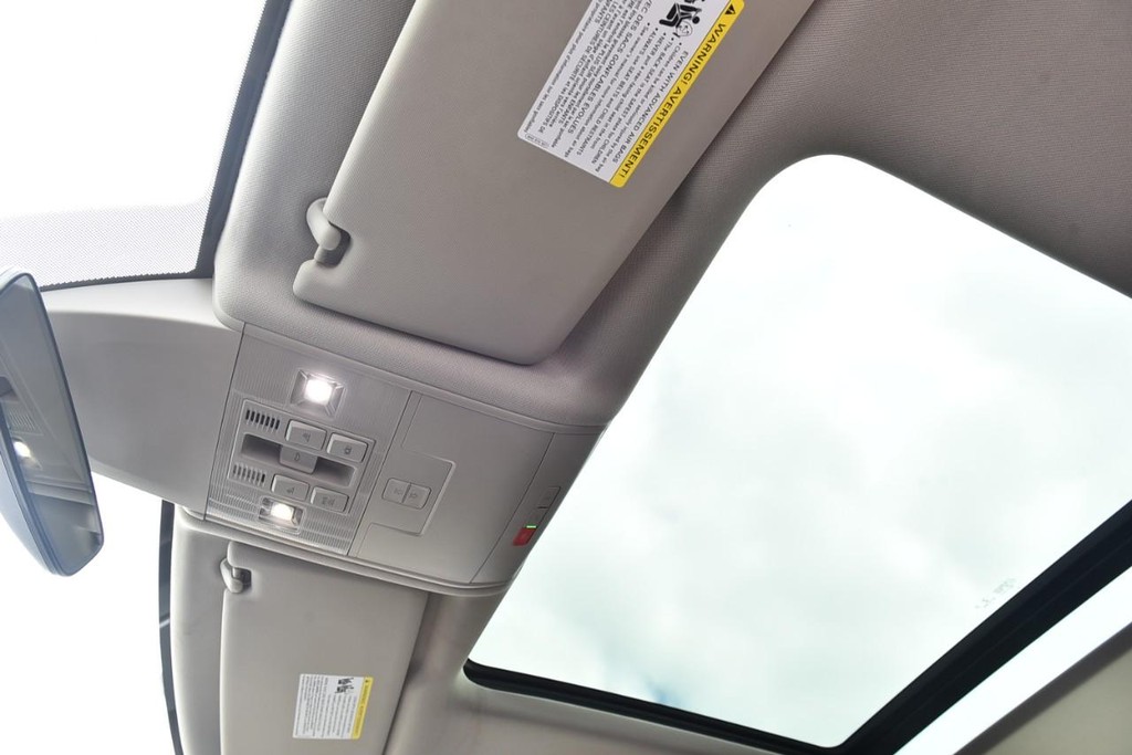 Volkswagen Atlas Vehicle Full-screen Gallery Image 21