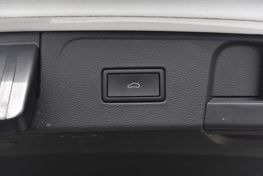 Volkswagen Atlas Vehicle Full-screen Gallery Image 27