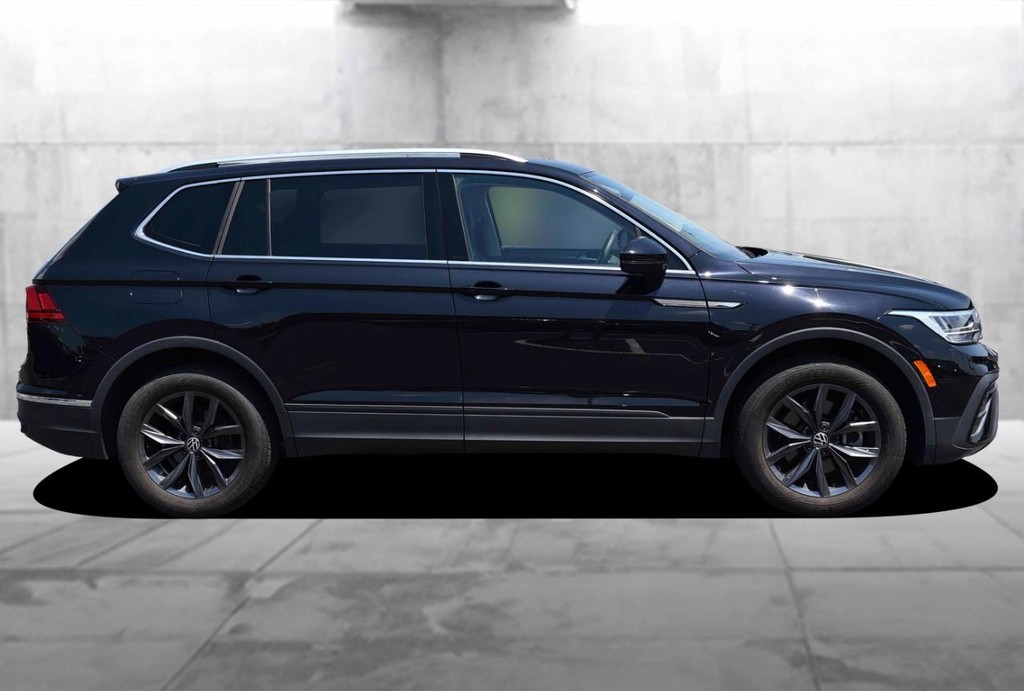 Volkswagen Tiguan Vehicle Full-screen Gallery Image 5