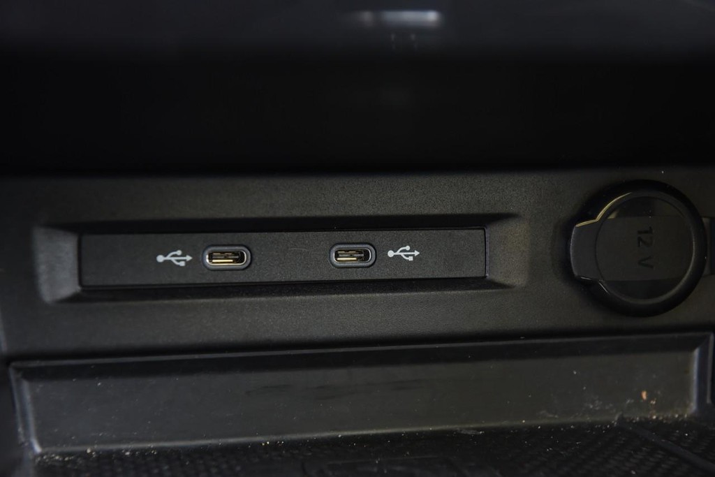 Volkswagen Tiguan Vehicle Full-screen Gallery Image 15