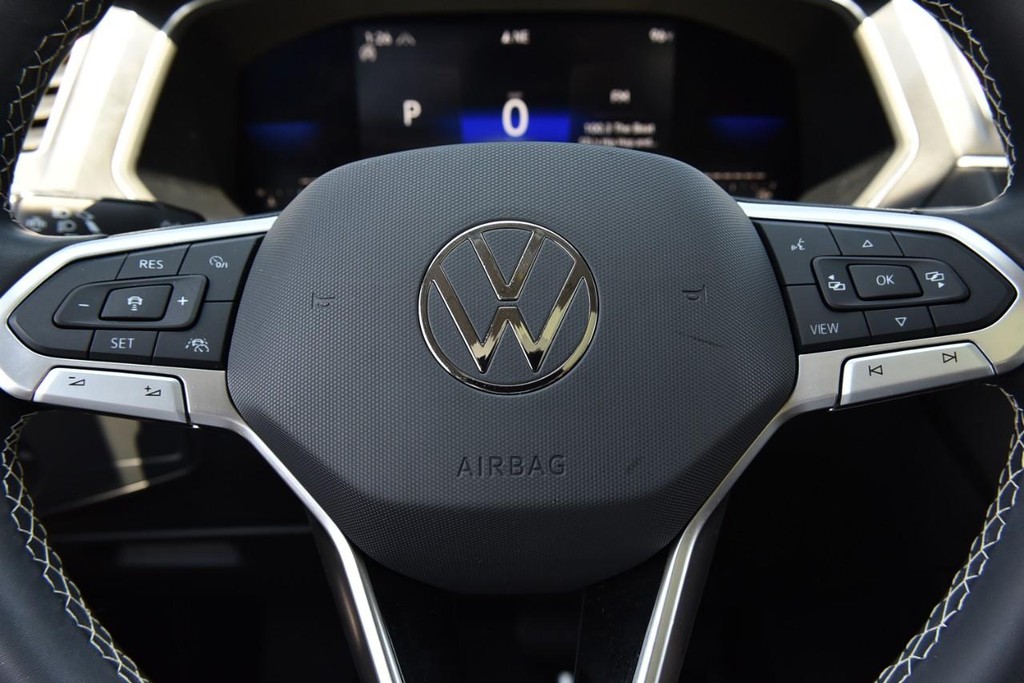 Volkswagen Tiguan Vehicle Full-screen Gallery Image 18
