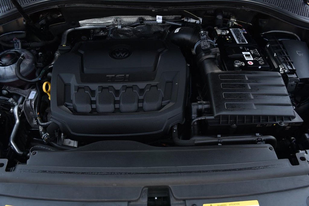 Volkswagen Tiguan Vehicle Full-screen Gallery Image 26