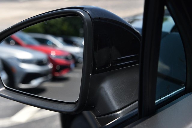 Volkswagen Tiguan Vehicle Image 09