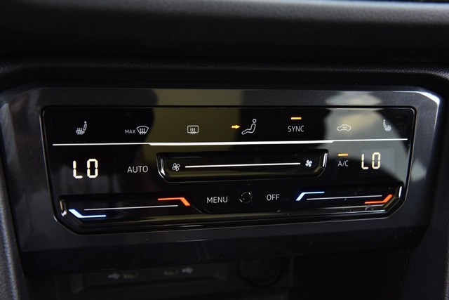 Volkswagen Tiguan Vehicle Image 14