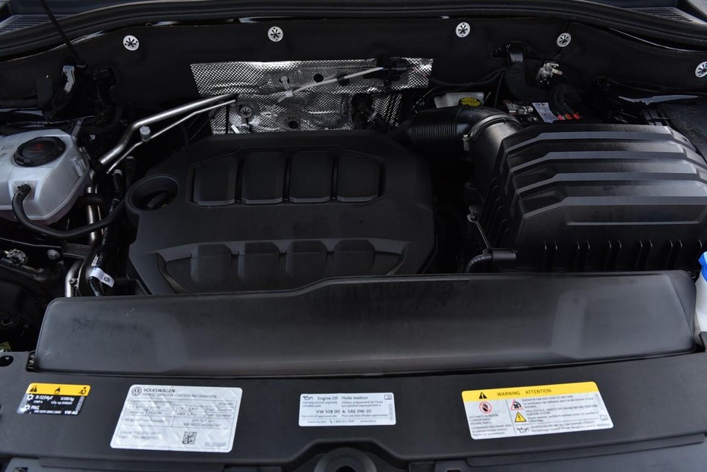 Volkswagen Atlas Cross Sport Vehicle Full-screen Gallery Image 27