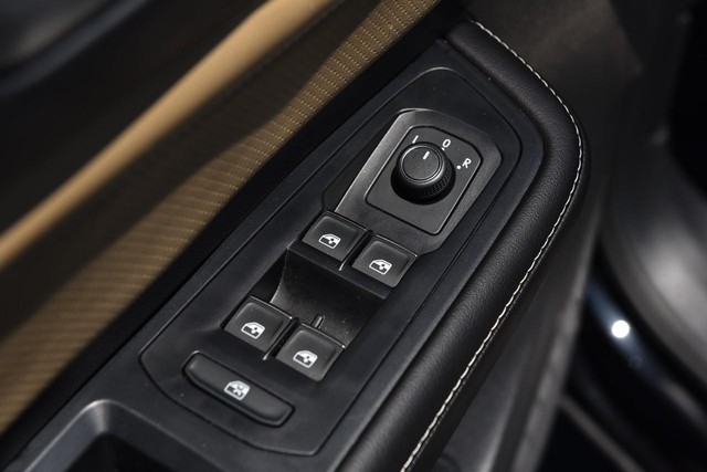 Volkswagen Atlas Cross Sport Vehicle Image 08