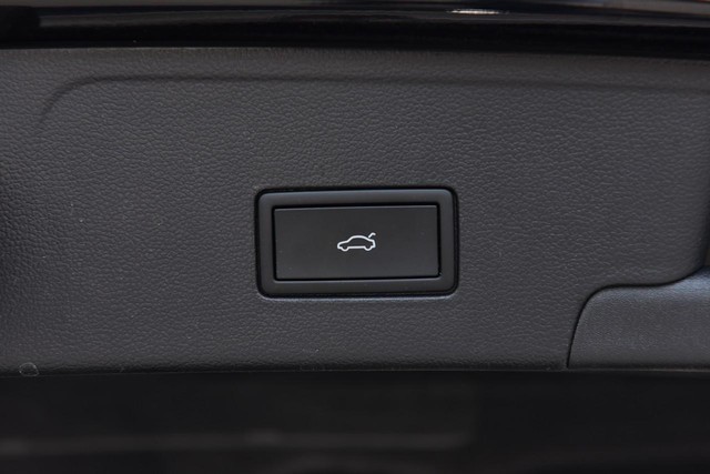 Volkswagen Atlas Cross Sport Vehicle Image 26