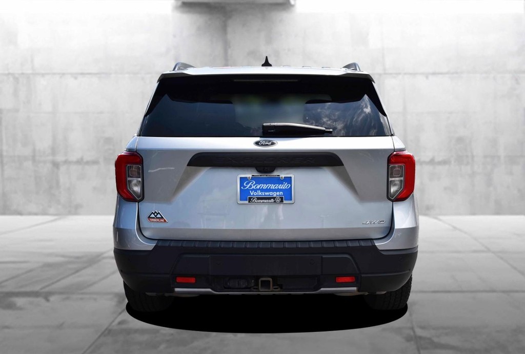 Ford Explorer Vehicle Full-screen Gallery Image 6