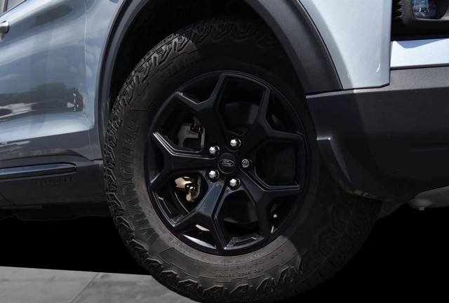 Ford Explorer Vehicle Image 03