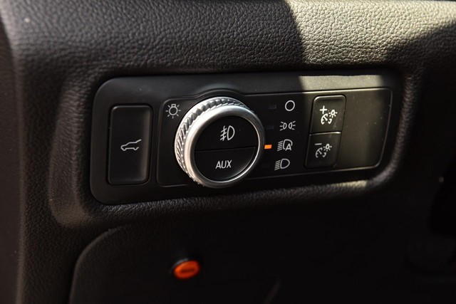 Ford Explorer Vehicle Image 10