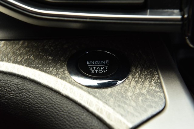 Ford Explorer Vehicle Image 15