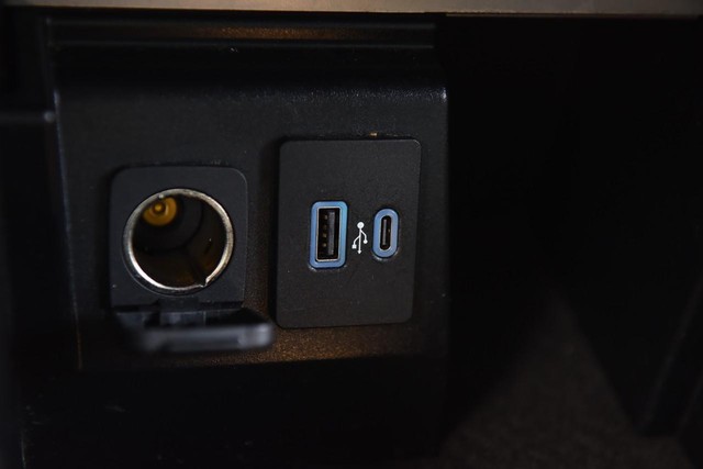Ford Explorer Vehicle Image 16