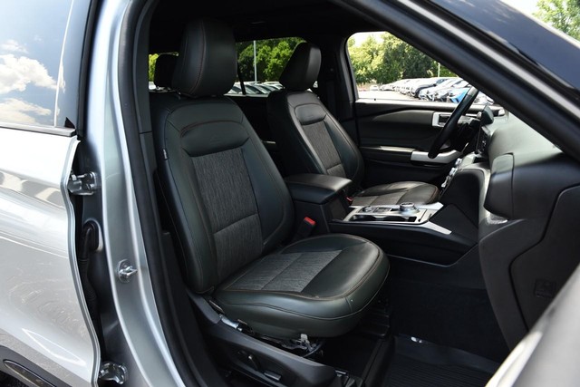 Ford Explorer Vehicle Image 20