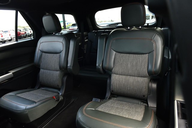 Ford Explorer Vehicle Image 22