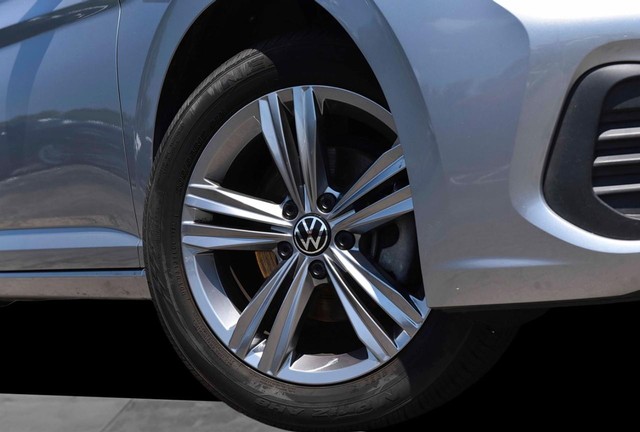 Volkswagen Jetta Vehicle Image 03
