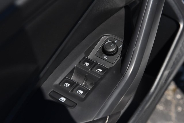 Volkswagen Jetta Vehicle Image 08