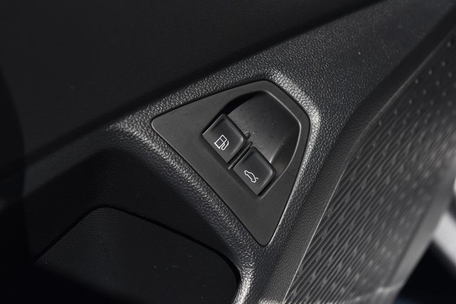 Volkswagen Jetta Vehicle Image 09