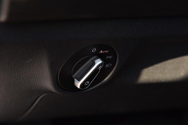 Volkswagen Jetta Vehicle Image 10