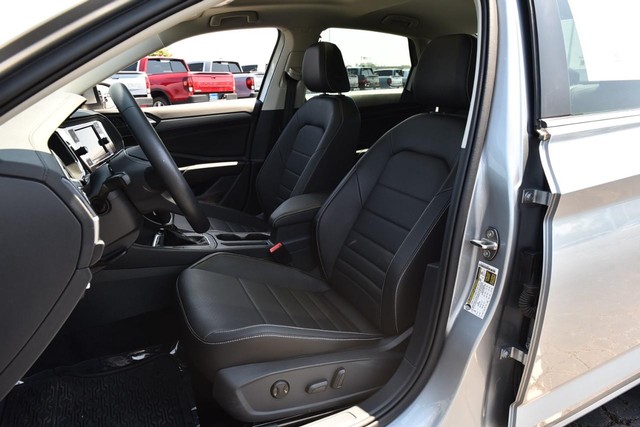 Volkswagen Jetta Vehicle Image 19