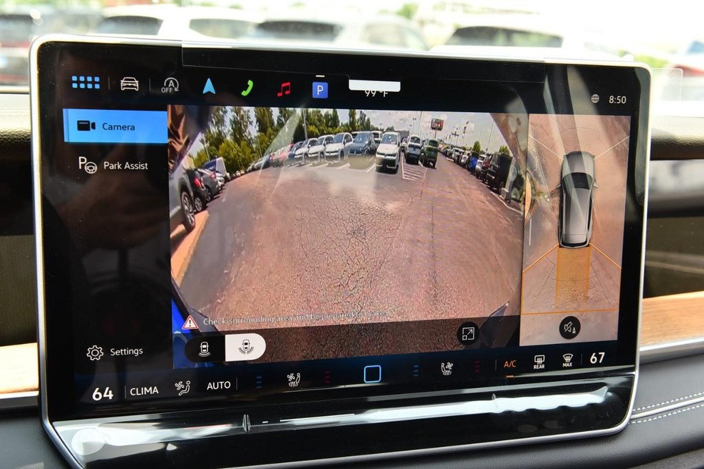 Volkswagen Tiguan Vehicle Full-screen Gallery Image 14
