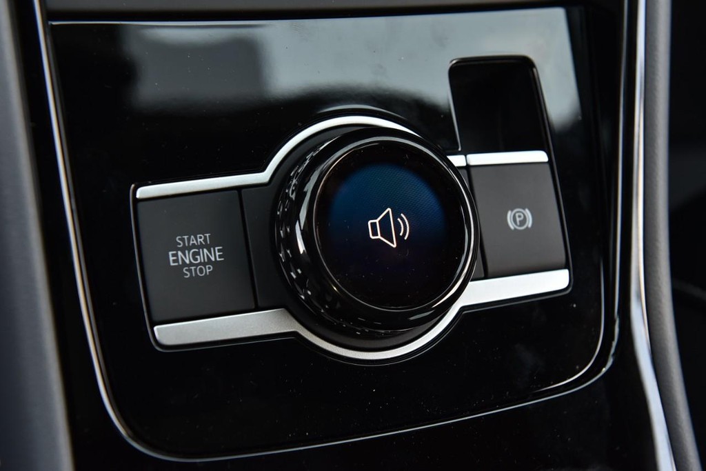 Volkswagen Tiguan Vehicle Full-screen Gallery Image 17