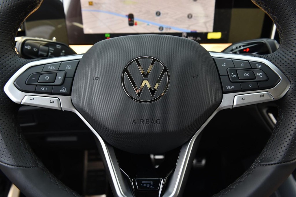 Volkswagen Tiguan Vehicle Full-screen Gallery Image 18