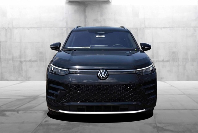 Volkswagen Tiguan Vehicle Image 04