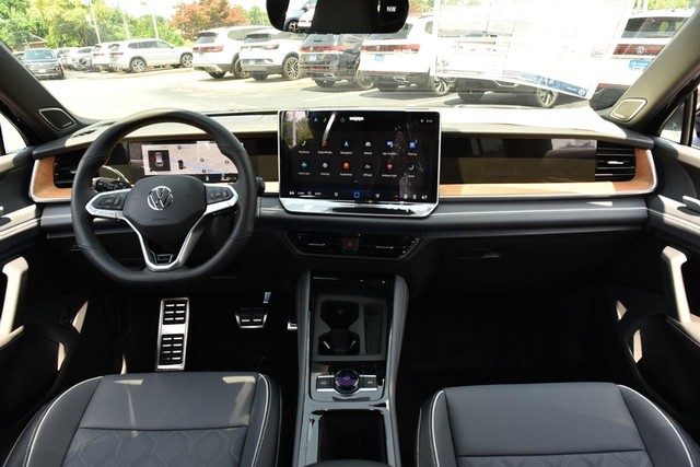 Volkswagen Tiguan Vehicle Image 07