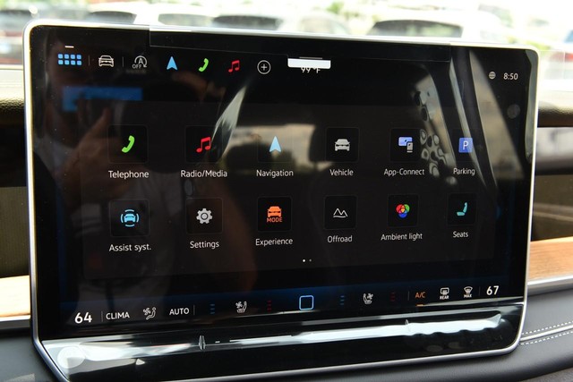 Volkswagen Tiguan Vehicle Image 15