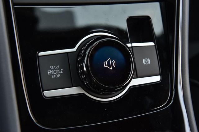 Volkswagen Tiguan Vehicle Image 17