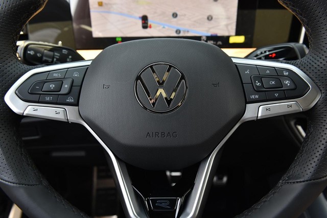 Volkswagen Tiguan Vehicle Image 18