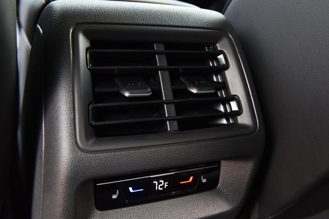 Volkswagen Tiguan Vehicle Image 23