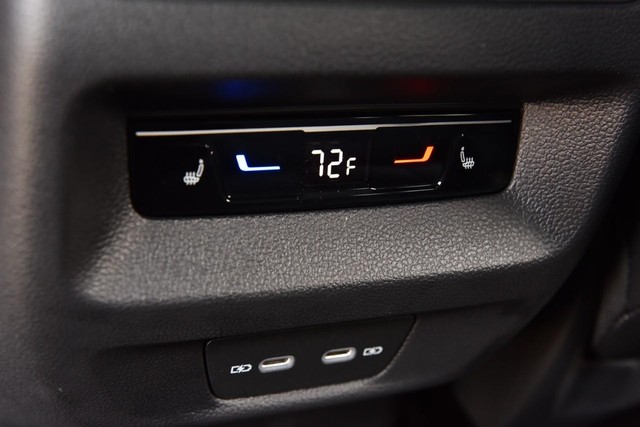 Volkswagen Tiguan Vehicle Image 24
