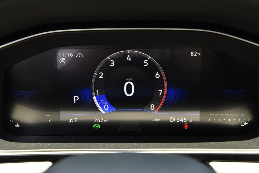 Volkswagen Jetta Vehicle Full-screen Gallery Image 12