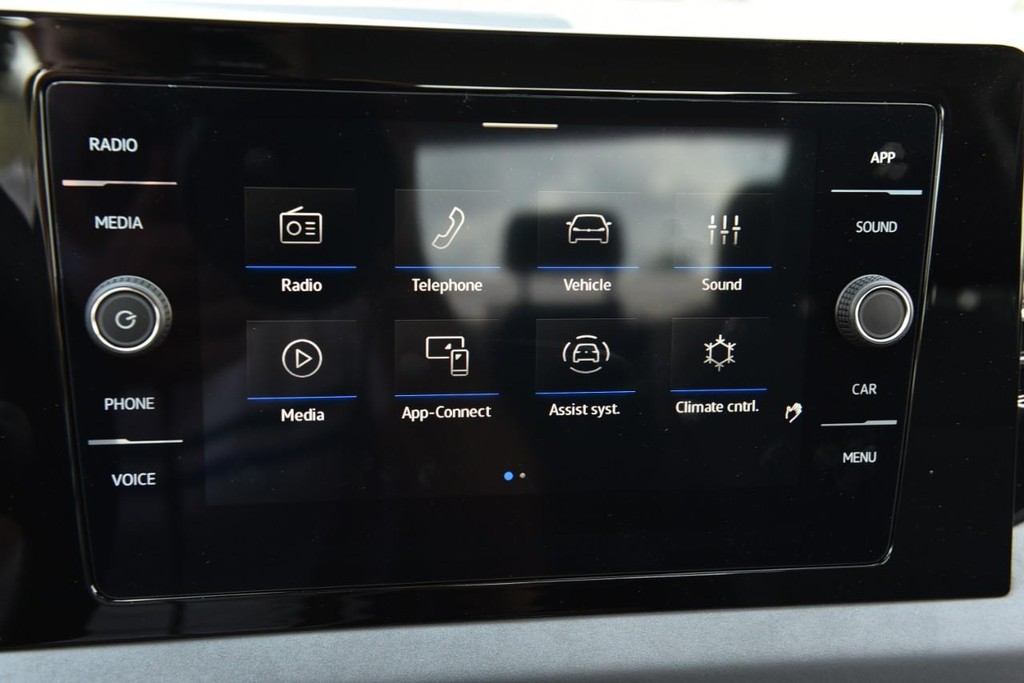 Volkswagen Jetta Vehicle Full-screen Gallery Image 14