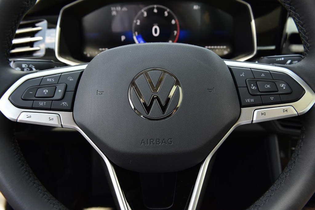Volkswagen Jetta Vehicle Full-screen Gallery Image 19
