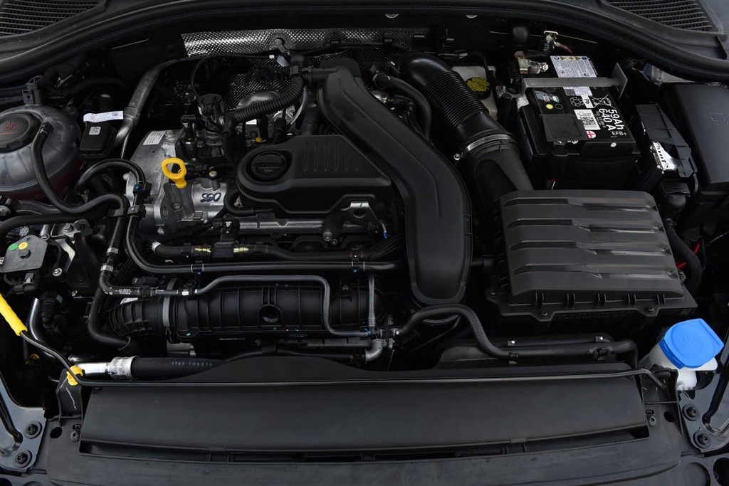 Volkswagen Jetta Vehicle Full-screen Gallery Image 25