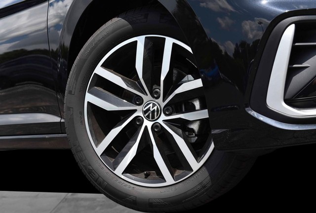 Volkswagen Jetta Vehicle Image 03