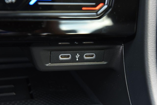 Volkswagen Jetta Vehicle Image 16