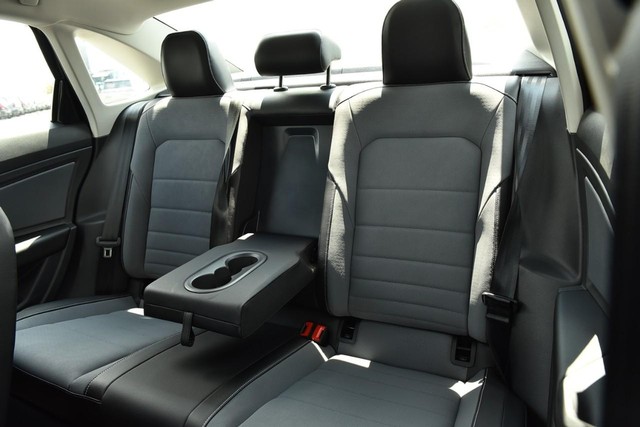 Volkswagen Jetta Vehicle Image 23