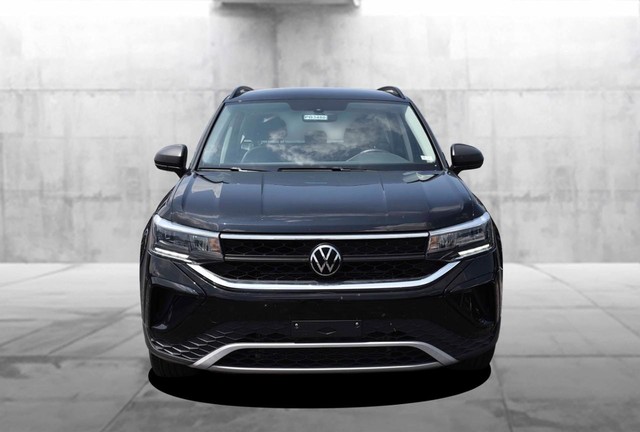 Volkswagen Taos Vehicle Image 04