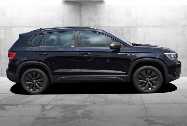 Volkswagen Taos Vehicle Image 05