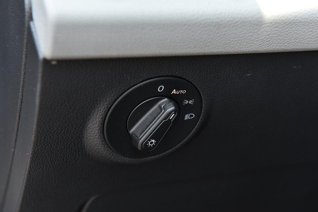 Volkswagen Taos Vehicle Image 10
