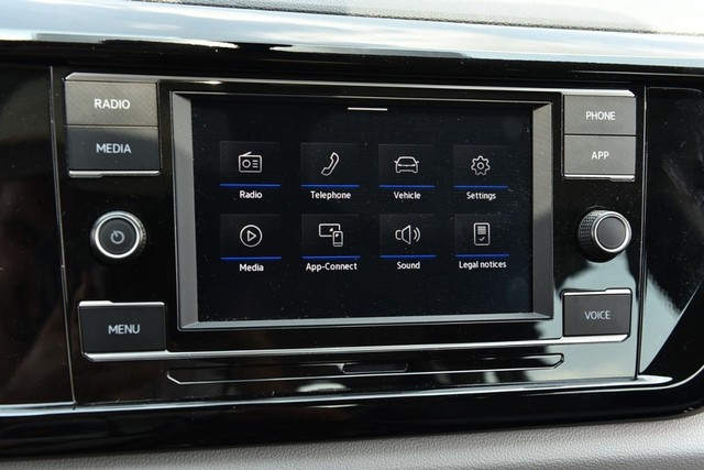 Volkswagen Taos Vehicle Image 13