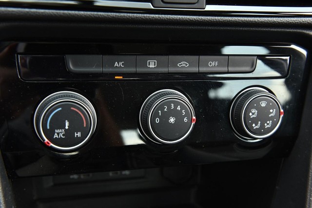 Volkswagen Taos Vehicle Image 14